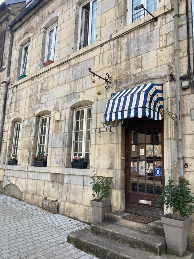 Ancien Hotel Plein De Charme Бом-ле-Дам Экстерьер фото